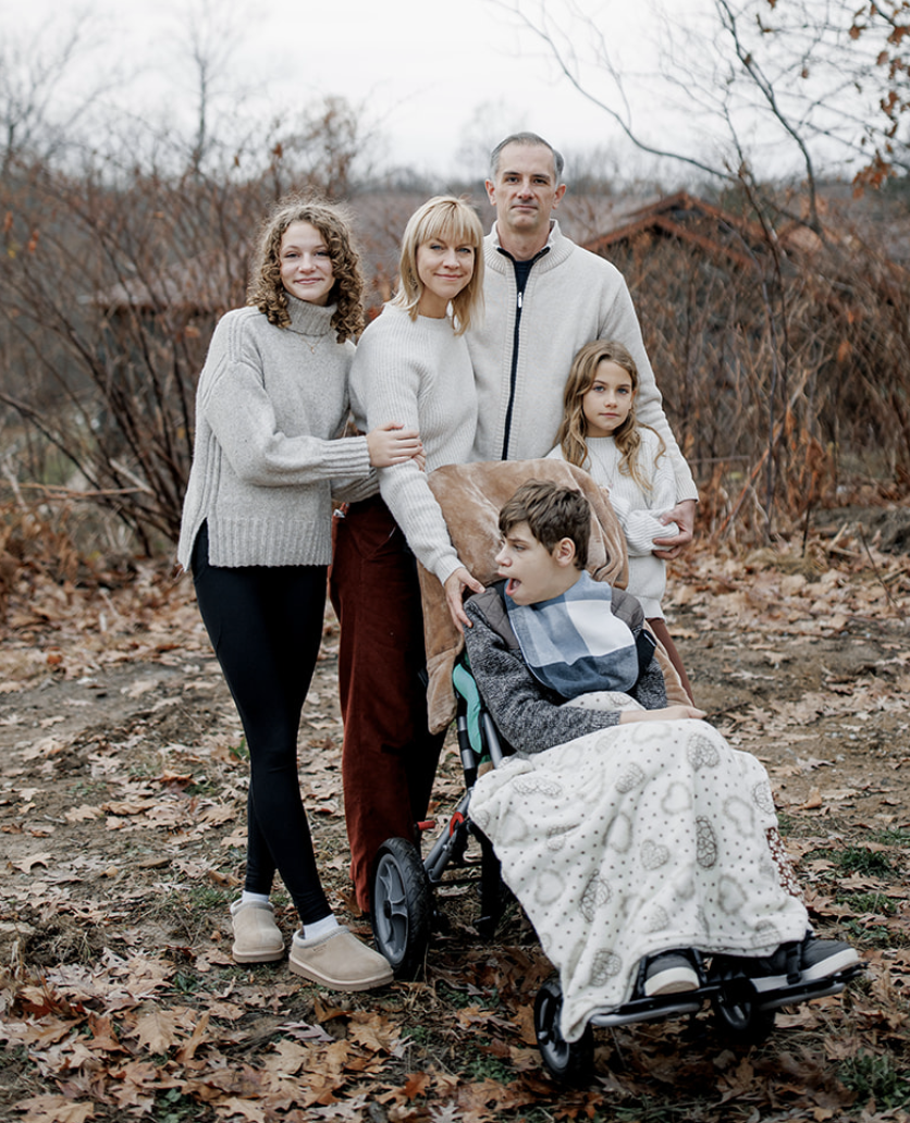 Adanel Studio artist, Alea Morren and her family.